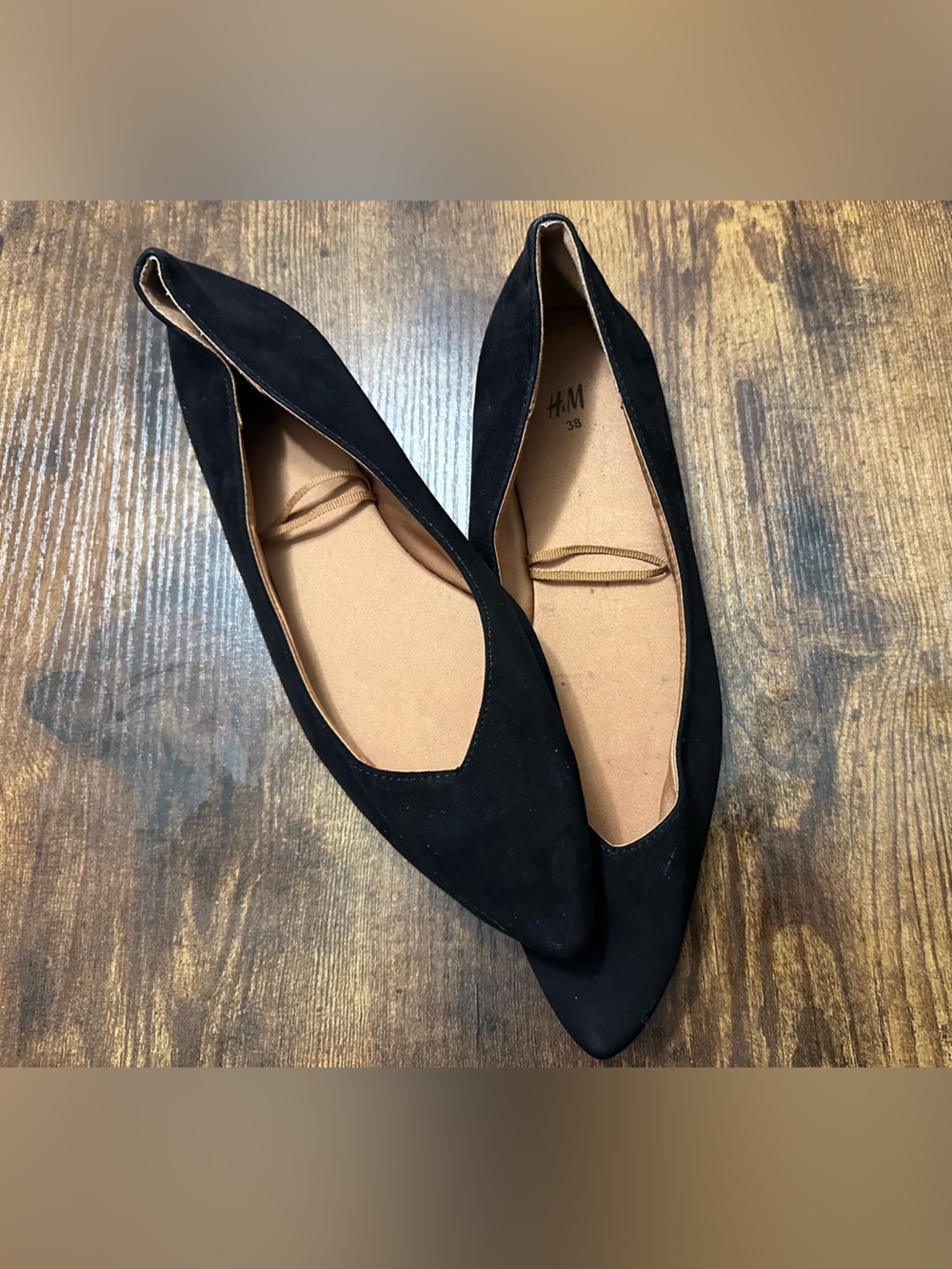 H&M Faux Suede Black Pointed V-Cut Ballet Flats Preppy Minimalist Chic Fall